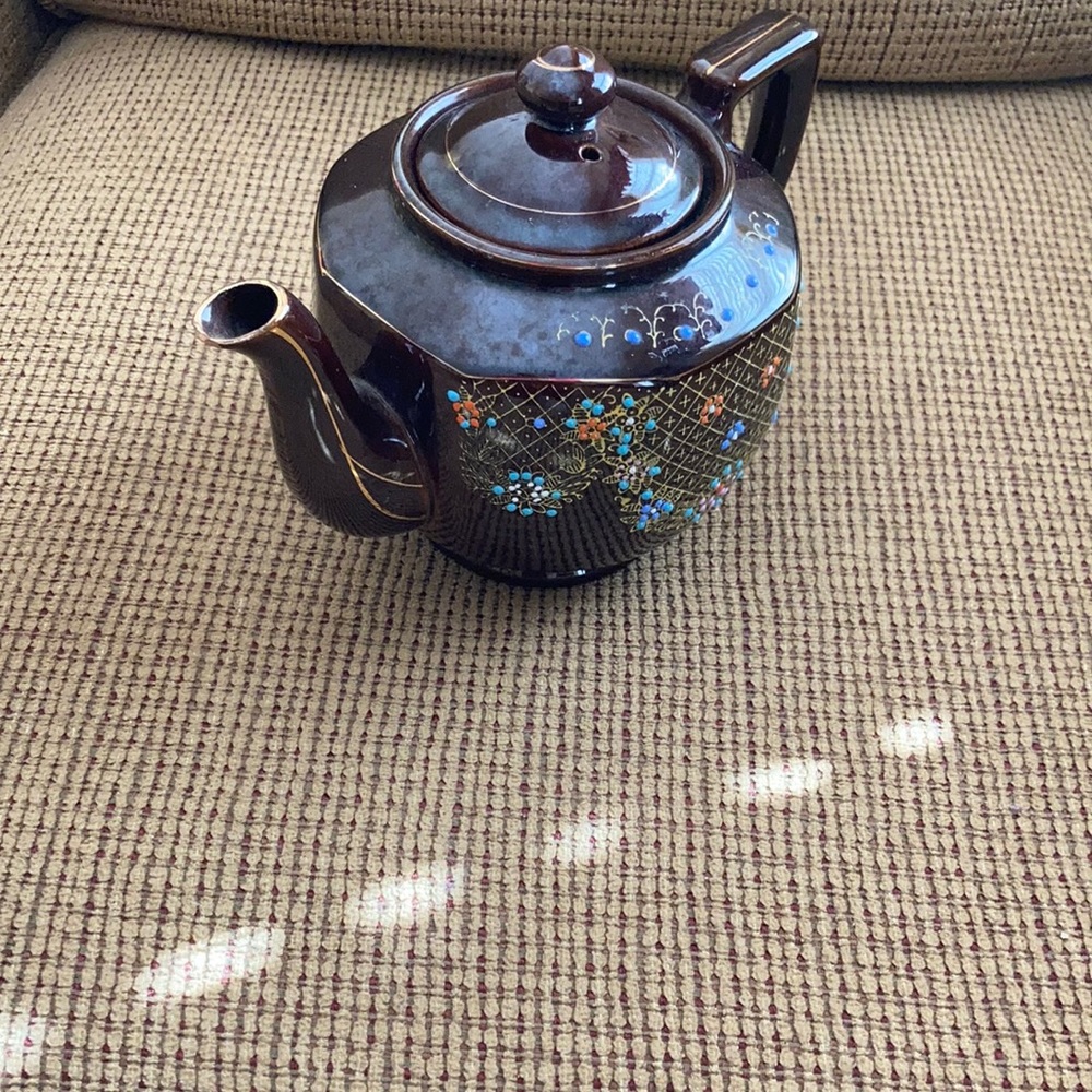 Teapot - Picture 2 of 3